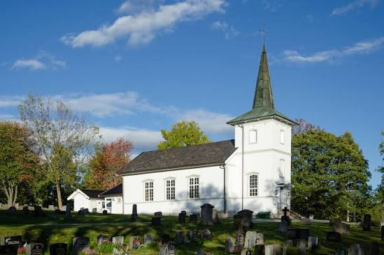 Konnerud gamle kirke antall sitteplasser 150