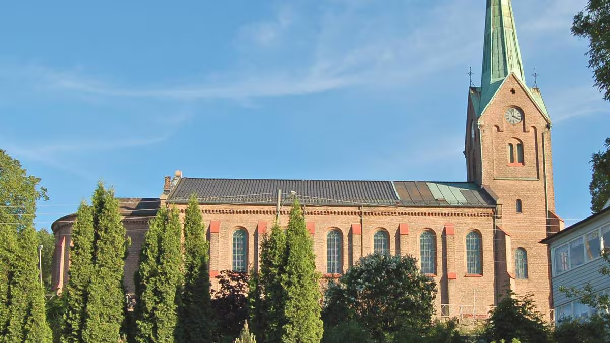 Tangen kirke antall sitteplasser 450
